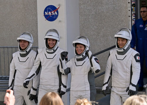 SpaceX, NASA set for astronaut flight that will retrieve stuck astronauts