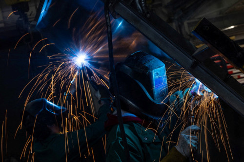 Tariff woes depress US manufacturing, erode labor demand