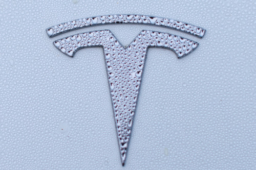 Tesla settles wrongful death lawsuit claiming sudden acceleration in Ohio crash