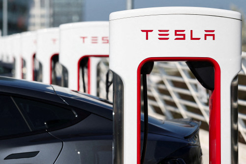 Tesla blocks stockholders with less than 3% shares from suing officers on its behalf